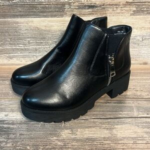 Dunes Pike Slip on Boots in Black New! C10
